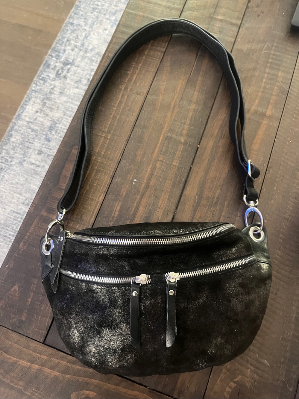 ALEMBIKA On The Go Leather Shimmer Sling Crossbody Bag - Picture 5 of 16